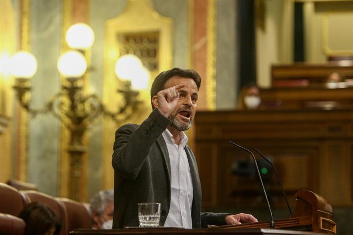 El presidente del grupo de Unidas Podemos en el Congreso, Jaume Asens, interviene durante una sesión plenaria en el Congreso de los Diputados, en Madrid (España), a 15 de diciembre de 2020. 