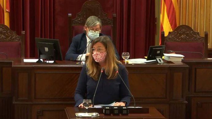 La consellera de Salud y Consumo, Patricia Gómez, en el Parlament.