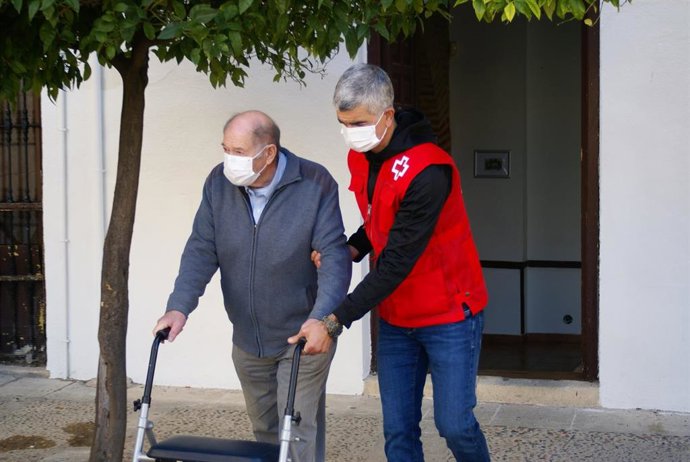 Nota De Prensa La Pandemia Incrementa Las Situaciones De Soledad Entre Las Personas Mayores Atendidas Por Cruz Roja En Andalucía
