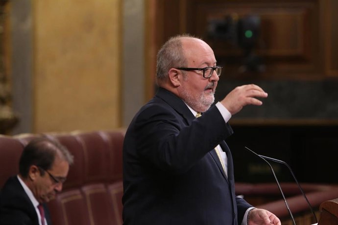 El portavoz del Grupo Esquerra Republicana en el Congreso, Joan Capdevilla, interviene en una sesión de control al Gobierno en el Congreso. 