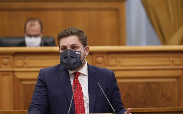 El consejero de Fomento, Nacho Hernando, en las Cortes