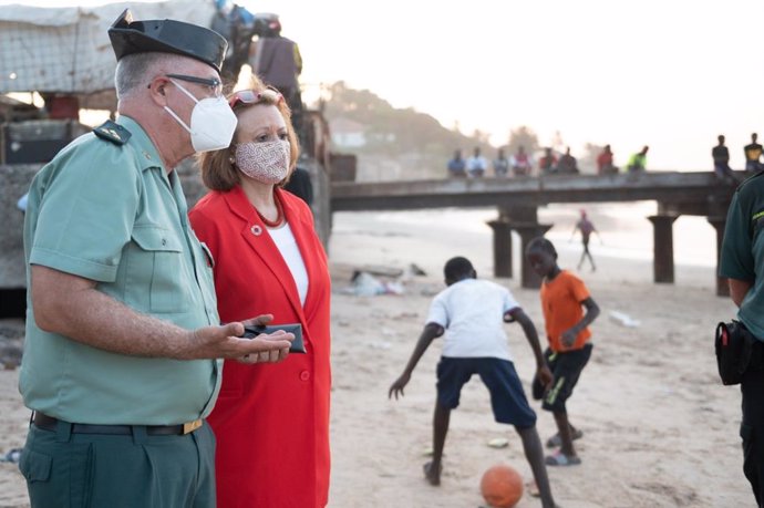 La secretaria de Estado de Asuntos Exteriores y para Iberoamérica y el Caribe, Cristina Gallach, visita a los efectivos de  Guardia Civil que contribuyen a la vigilancia de las fronteras marítimas de Gambia.