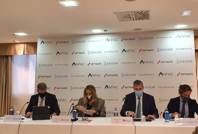 Representantes de Ganvam, Sernauto, Anfac y Faconauto.