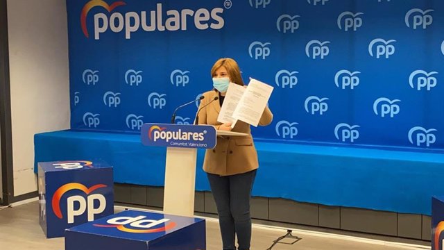 La presidenta del PPCV, Isabel Bonig, en la rueda de prensa.