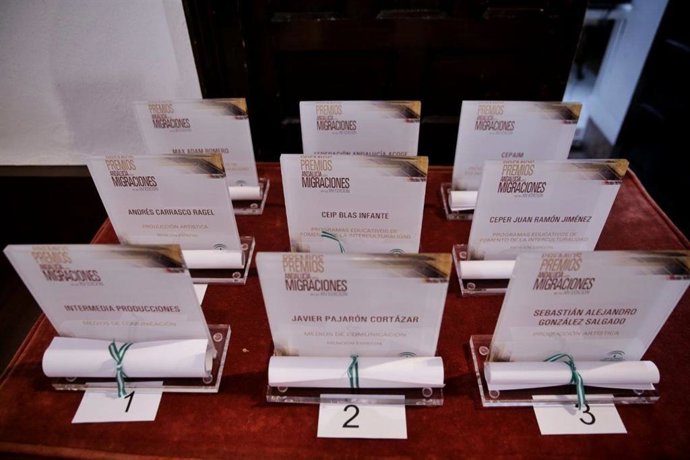 La Junta distingue a Santiago F. Reviejo, Antonio Pérez Gil y Cruz Roja Española con los Premios Andalucía sobre Migraciones