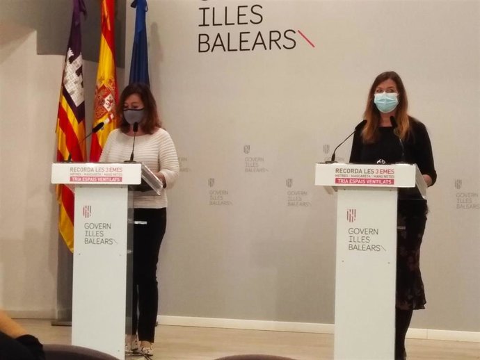 Armengol y Gómez, en rueda de prensa en el Consolat.