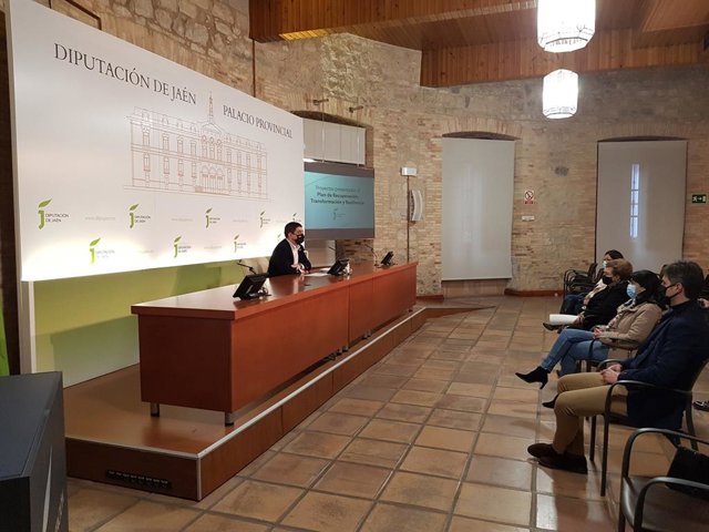 Reyes informa sobre los proyectos presentados al Plan de Recuperación.