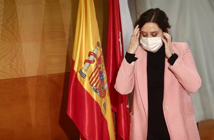La presidenta de la Comunidad de Madrid, Isabel Díaz Ayuso, participa en el acto organizado en la sede del Gobierno regional en memoria de Diana Quer y todas las víctimas de violencia, en Madrid (España), a 18 de diciembre de 2020.
