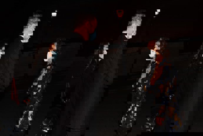 Los Reyes Felipe y Letizia saludan a la vicepresidenta del Gobierno, Carmen Calvo, antes de la entrega del Premio de Periodismo 'Francisco Cerecedo', en el Museo del Prado Madrid (España), a 18 de noviembre de 2020 