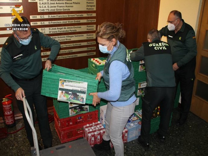 La Guardia Civil de Aragón dona más 800 kilos de productos no perecederos al Banco de Alimentos