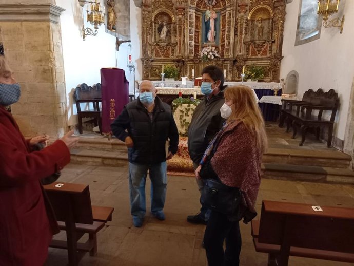 Ciudadanos visita la Iglesia de Santa María en Cudillero