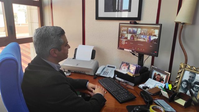 El delegado de Educación durante el acto de entrega de los premios a las buenas prácticas en enseñanzas bilingües