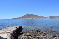 Atendidos nueve migrantes, uno menor, llegados a la costa de Níjar (Almería) por sus propios medios