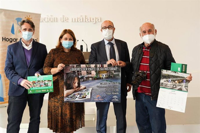 Presentación del calendario 2021 'Málaga por el Acogimiento Familiar' de la Asociación Hogar Abierto