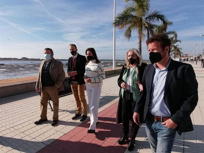 La delegada de Turismo, María Ángeles Muriel, visita Cartaya.