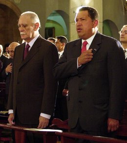 José Vicente Rangel y Hugo Chávez en una imagen de 2002