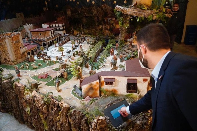 El alcalde Luis Salaya inaugura el Belén Municipal