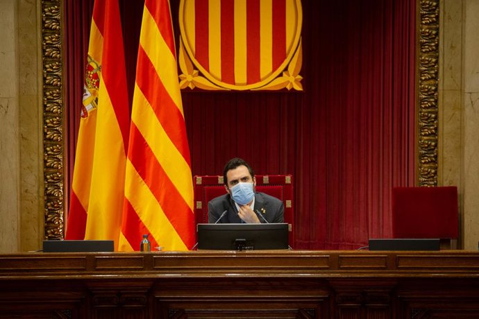 El president del Parlament, Roger Torrent, en una sessió plenria al Parlament. Barcelona, Catalunya (Espanya), 22 d'octubre del 2020. 