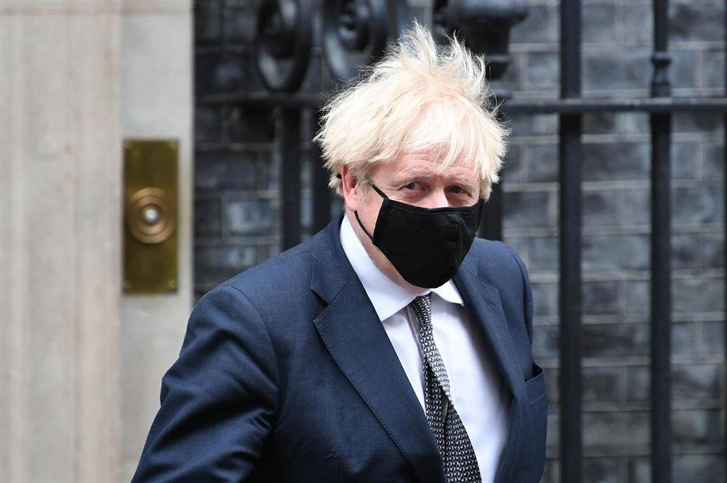 Johnson refuses to impose a third lockdown in the UK after Christmas despite the increase in infections