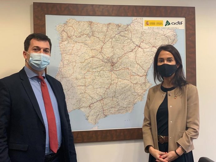 El secretario xeral del PSdeG, Gonzalo Caballero, y la presidenta de Adif, Isabel Pardo de Vera