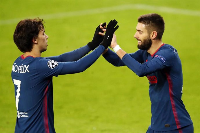 Yannick Carrasco y Joao Félix