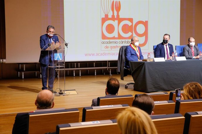 Revilla en la entrega de premios gastronómicos