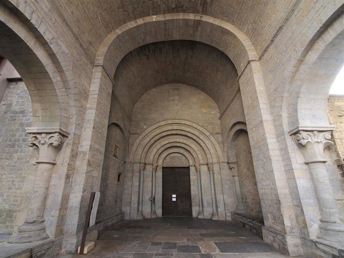 La Catedral de Jaca sería la primera del románico pleno en España, según un experto.