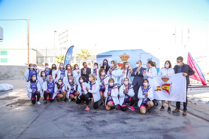 Asociación Deportiva Málaga Dragon Boats BCS en l presentación del cartel de la Regata de Invierno de Remo de Banco Fijo 