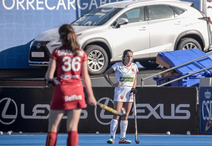 Las 'Red Sticks' tropiezan de nuevo ante Bélgica