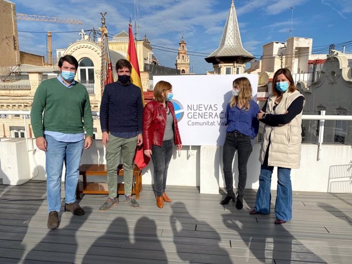 Encuentro con miembros de Nuevas Generaciones del PP de la Comunitat Valenciana