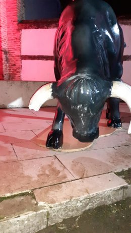 Escultura de 'Los Jardines Mágicos del Infantado' dañada.