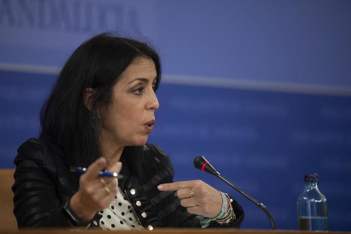 La presidenta del Parlamento, Marta Bosquet.