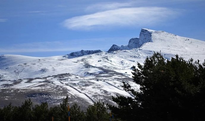 Vista del Pico Veleta en Sierra Nevada, en imagen de archivo