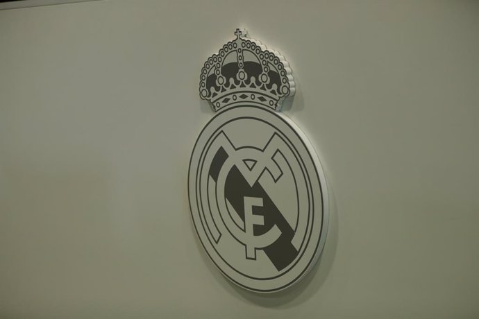 Foto del escudo del Real Madrid. 