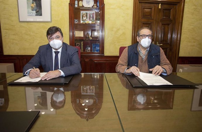 Cruz y Romero firman un convenio de colaboración