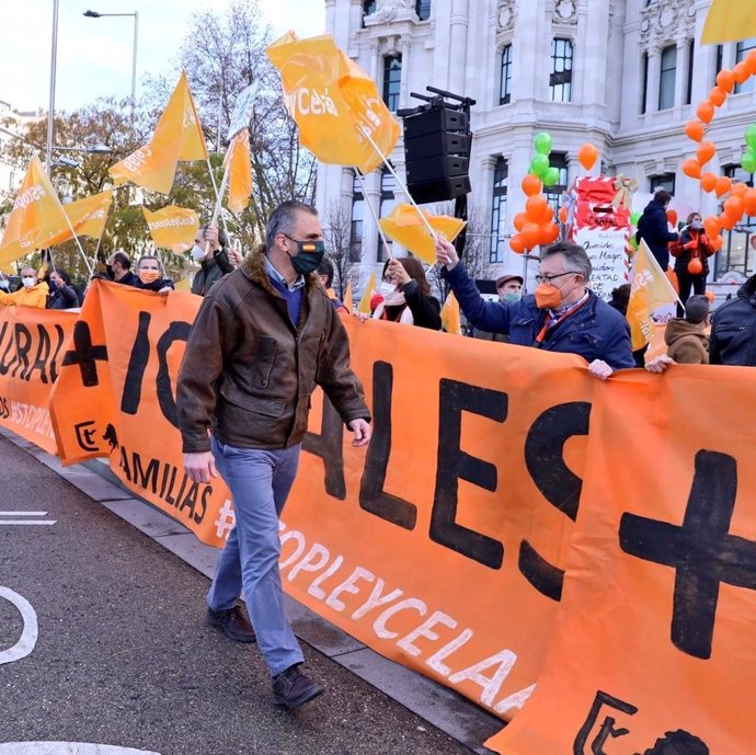 El secretario general de Vox, Javier Ortega Smith, en la concentración de Más Plurales de este domingo en Madrid