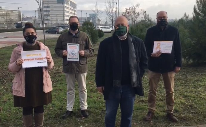 Miembros de Vox en la manifestación contra la Ley Celaá