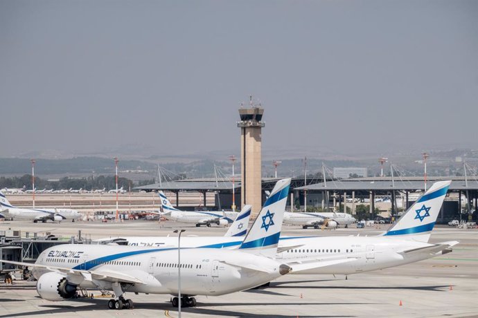 03 August 2020, Israel, Tel Aviv: Aircraft of the Israeli airline El Al Airlines are parked at Ben Gurion International Airport due to the imposed travel restrictions and flight cancellations amid the spread of the coronavirus pandemic. Photo: Nir Alon/