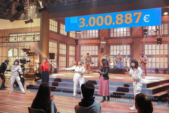 La Marató de Tv3 i Catalunya Rdio ha recaptat 3.000.887 euros fins a les 18.50 hores d'aquest diumenge, en una edició dedicada al Covid-19 que ha arrencat al matí i segueix aquesta tarda.