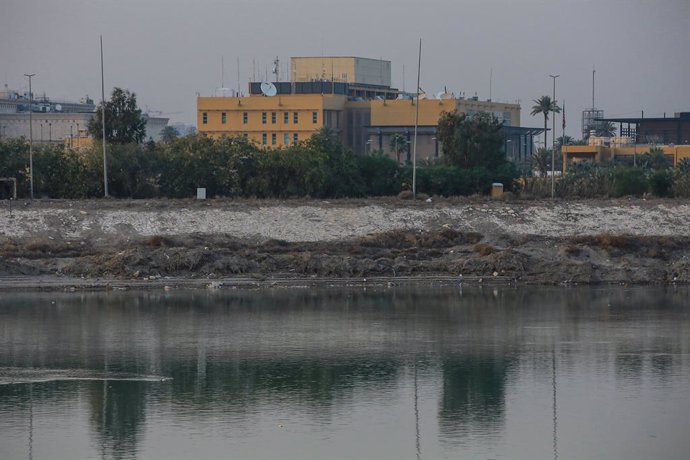 03 January 2020, Iraq, Baghdad: A general view of the USembassy compound on the banks of the Tigris River. A US airstrike in Baghdad killed on Friday Qassem Soleimani,the commander of the Iranian Revolutionary Guard's elite Quds Force, and Abu Mahdi a
