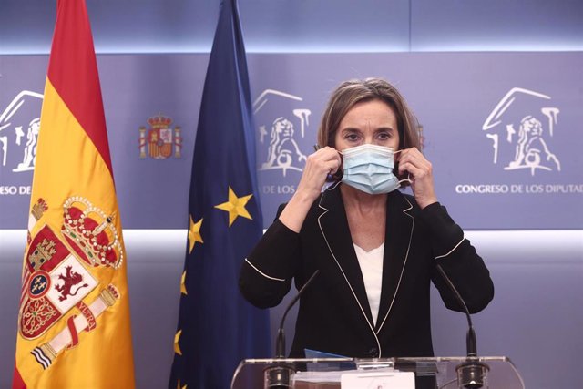 La portavoz parlamentaria del PP, Cuca Gamarra en rueda de prensa en el Congreso de los Diputados durante la celebración de la Junta de Portavoces, en Madrid (España), a 15 de diciembre de 2020.