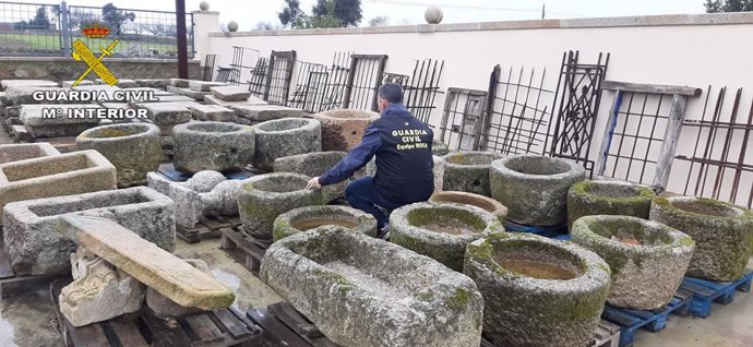 Pilas de granito robadas en Monroy
