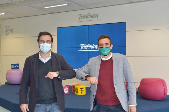 Gonzalo Martin-Villa, director global de la unidad de IoT y Big Data en Telefónica Tech, y Darío Cesena Forcada, consejero delegado de Geprom