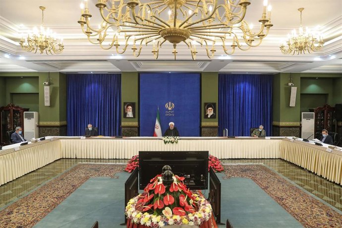 Hasán Rohani preside una reunión en Teherán