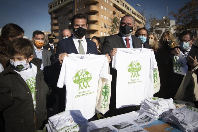 Inicio de la plantación de arbolado del Anillo Verde de Granada