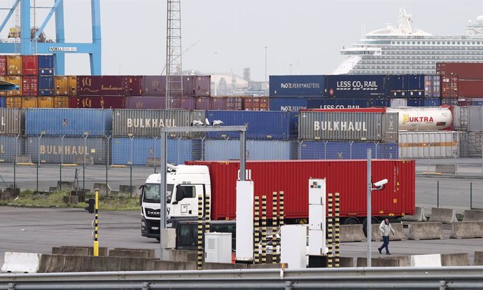24 October 2019, Belgium, Zeebrugge: A general view of shipping containers at the port of Zeebrugge in Belgium after 39 bodies were found inside a lorry that had travelled from the port to the Port of Tilbury in Essex. Photo: Gareth Fuller/PA Wire/dpa