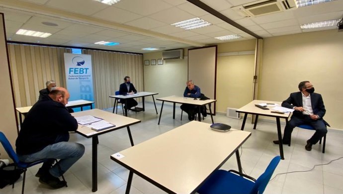 El conseller Pons, en un momento del encuentro.