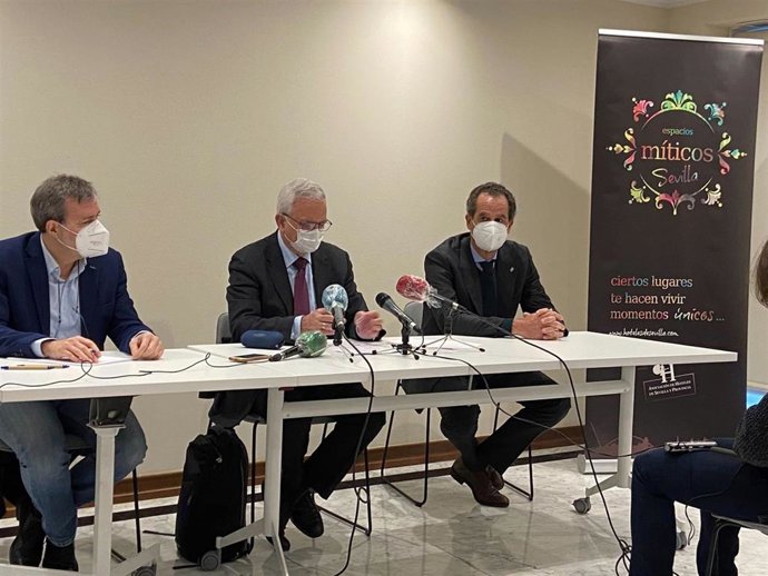 Cornax en rueda de prensa