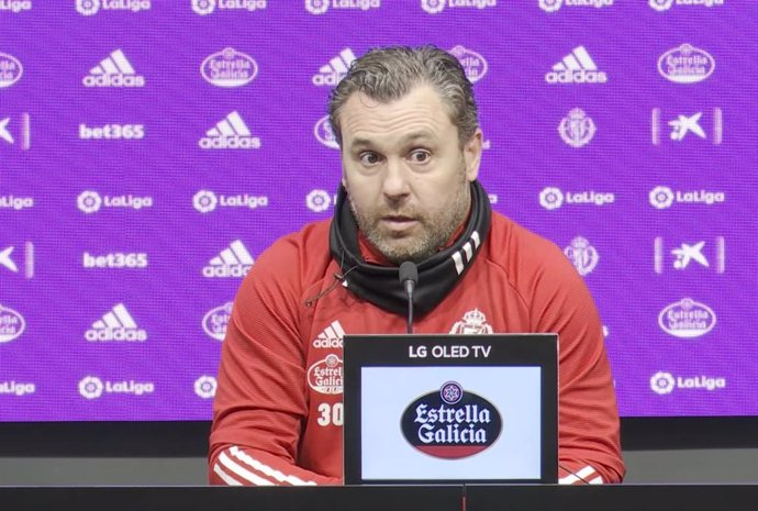 El entrenador del Real Valladolid CF, Sergio González, en rueda de prensa
