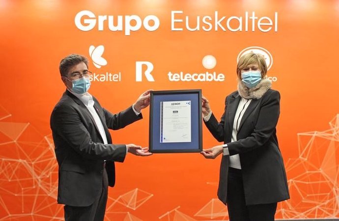 Entrega del certificado Aenor a Euskaltel